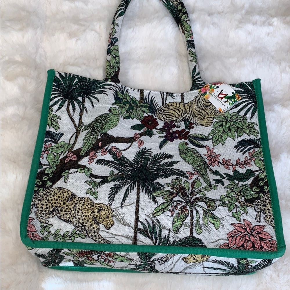 A&B LIMITED ADDITION BAG✨ NEWBeautiful BeadedSafari Tote Bag with Tropical Print - Picture 4 of 11